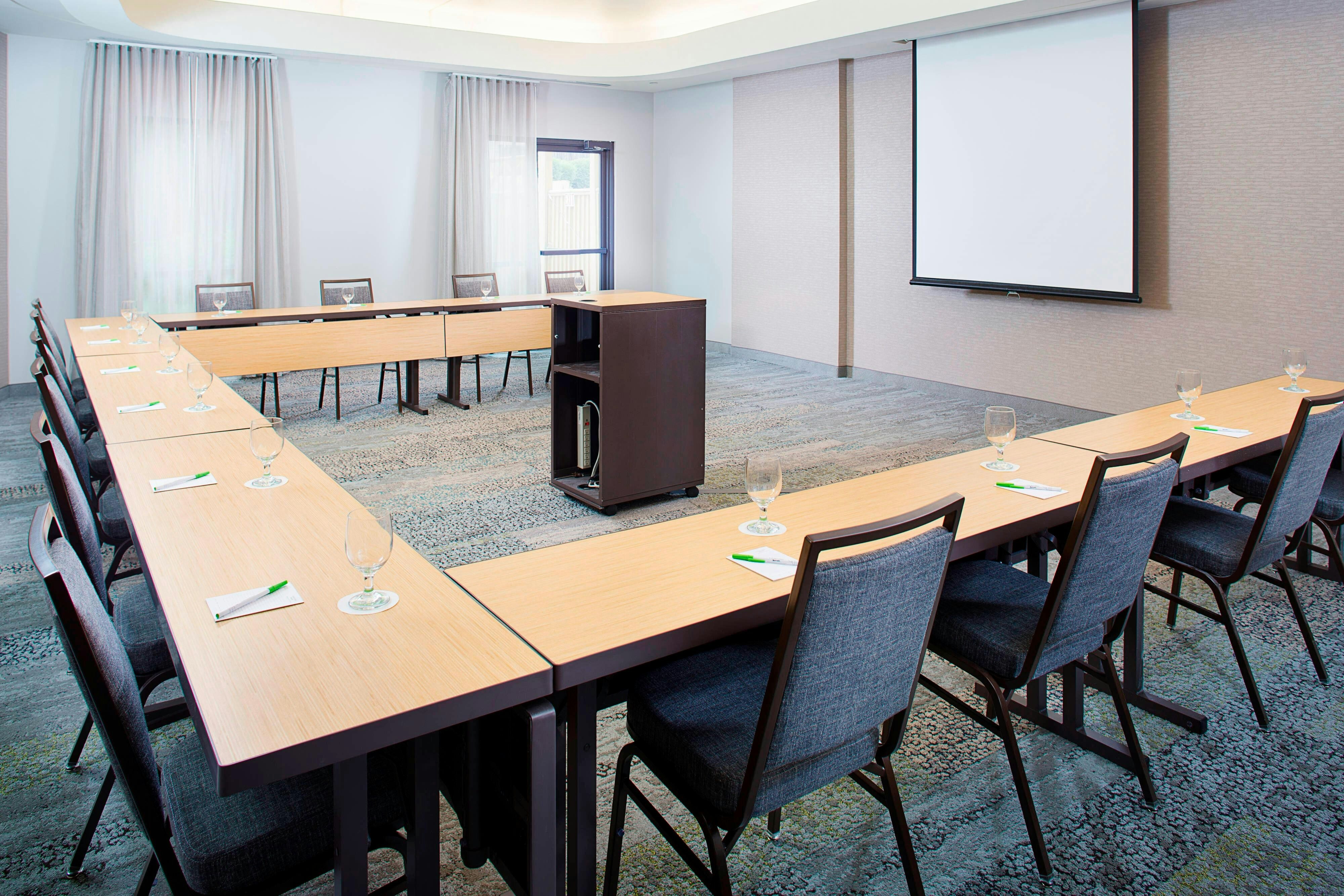 Courtyard By Marriott Roanoke Airport 31/39