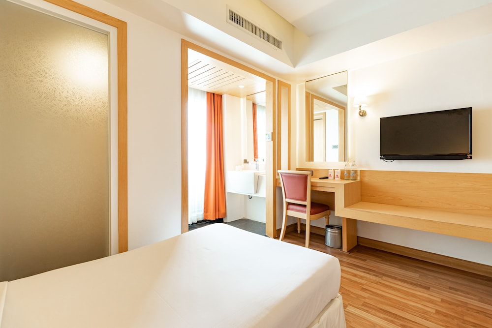 Viva Hotel Songkhla 33/66