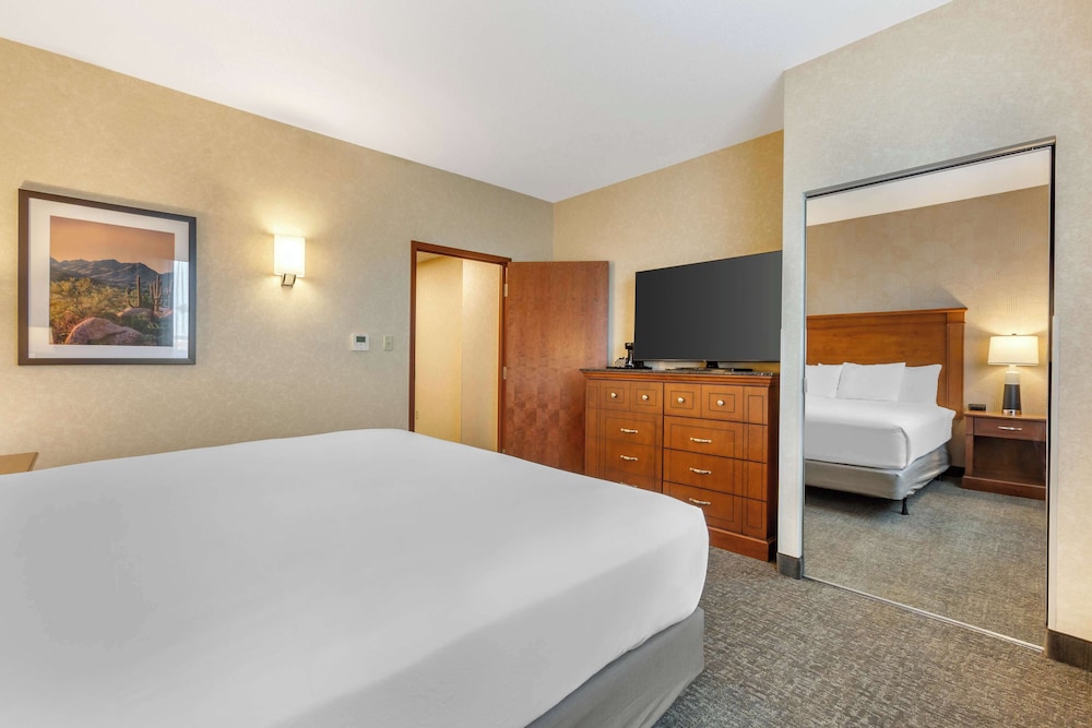 Drury Inn & Suites Phoenix Tempe 11/50