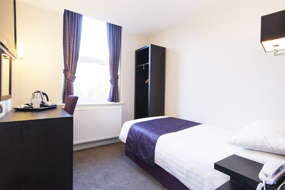 The Abbey Lodge Hotel 6/20