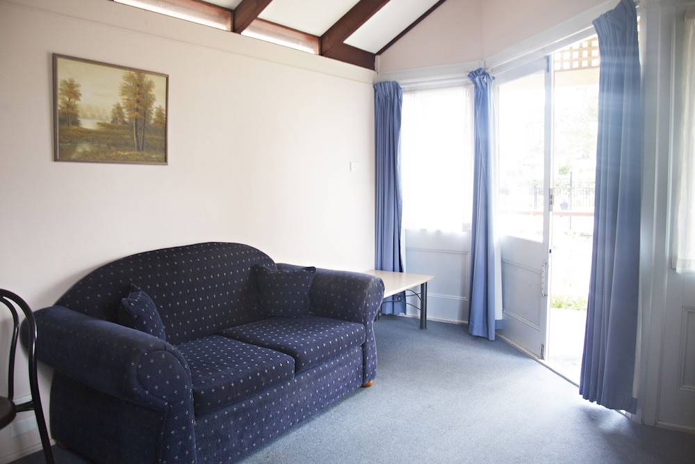 Nepean Shores Riverside Resort & Conference Centre 23/45