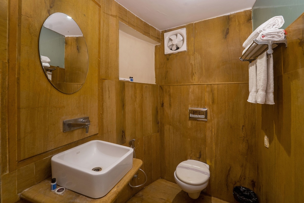 Vatika Inn 38/40