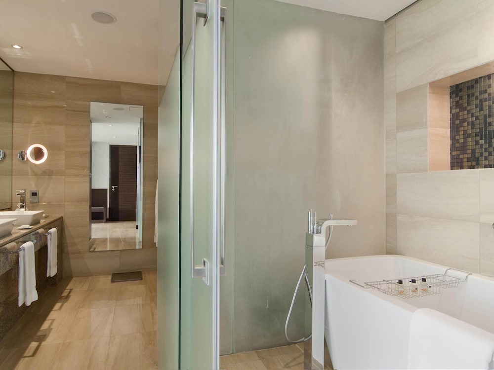 Fairmont Gold, Premium, Suite