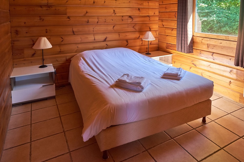 Room at DOMAINE DU GRAND BOIS, Gimouille