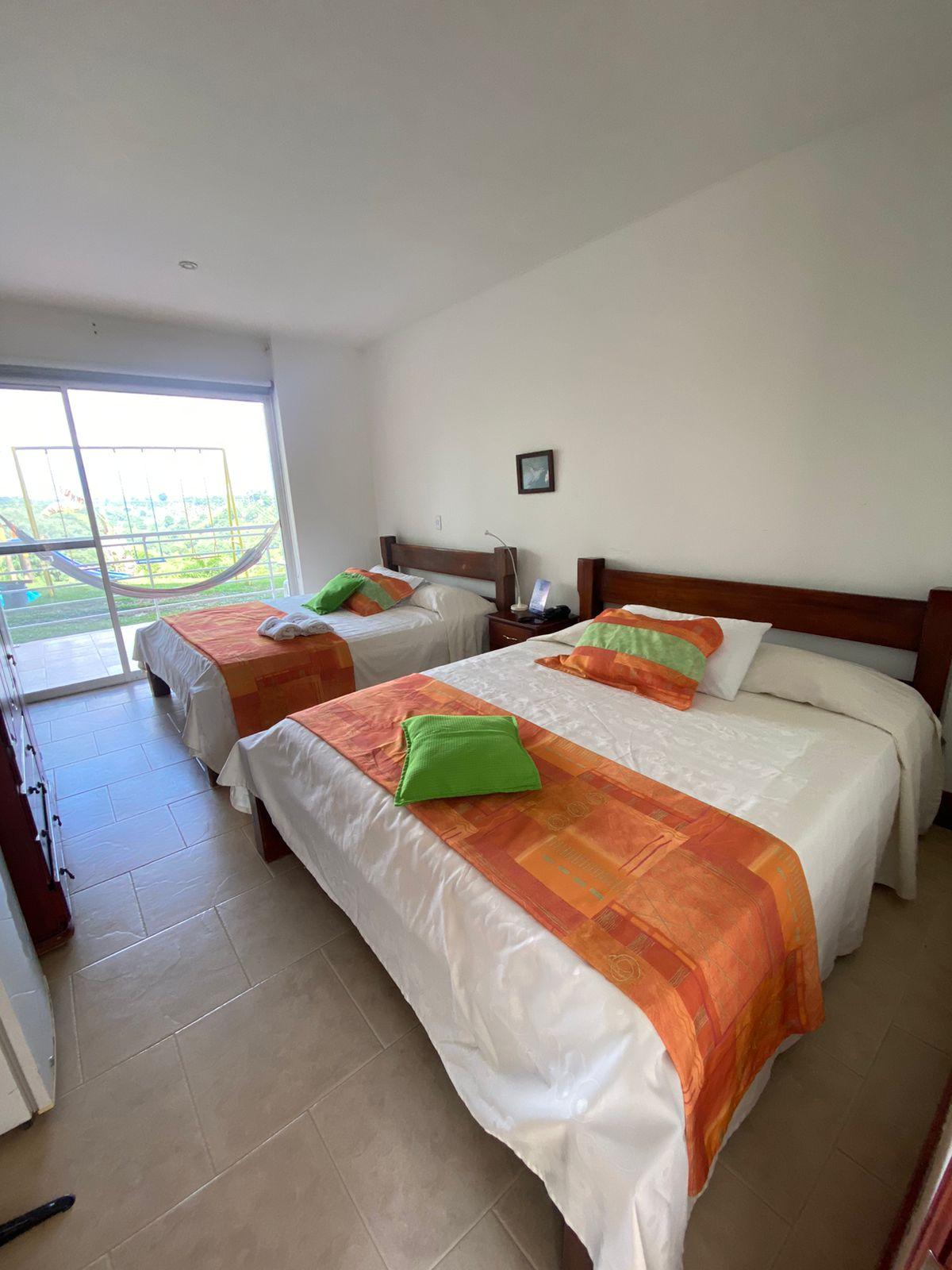 Standard, Twin Beds, Valley View