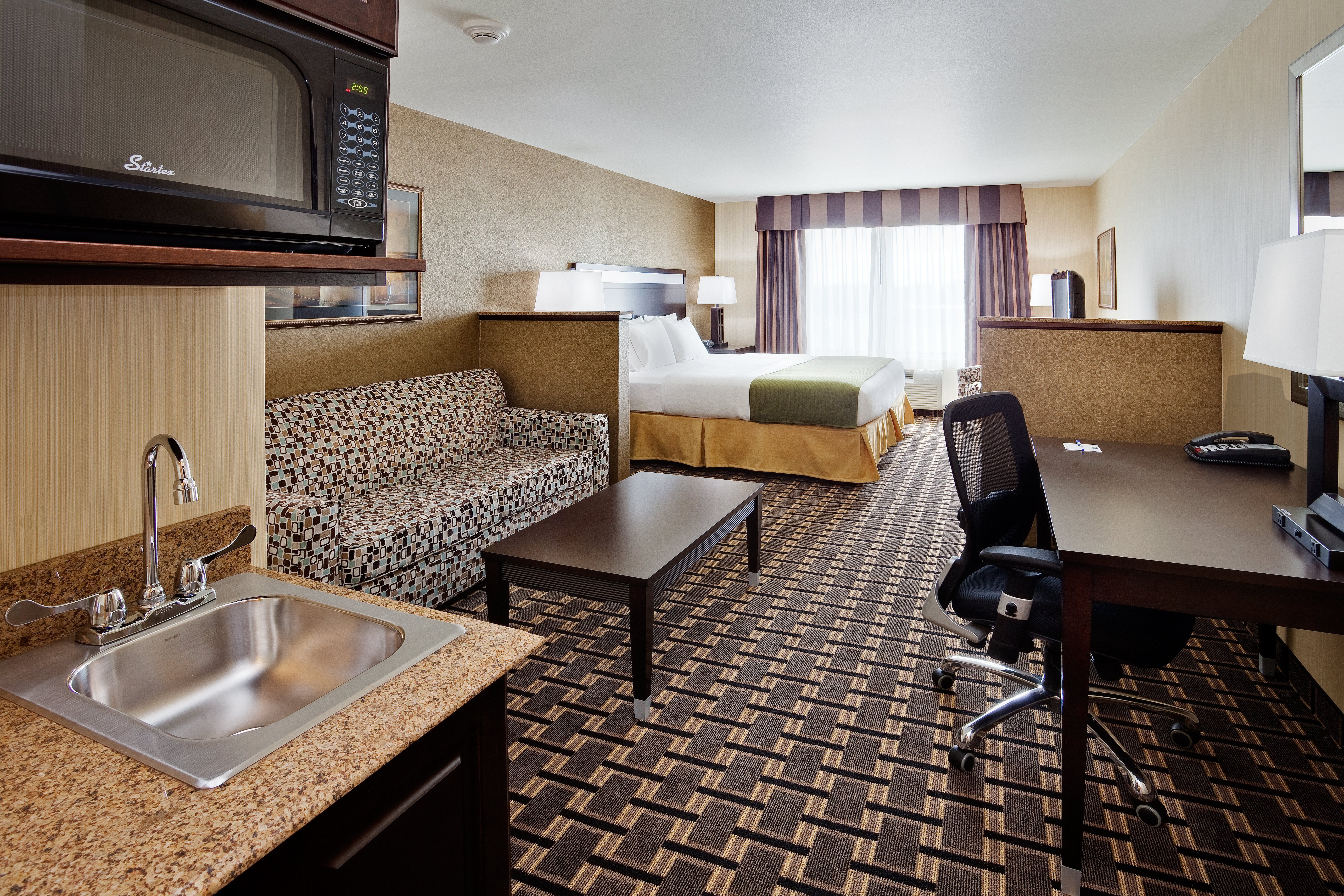 Holiday Inn Express Suites Limerick Pottstown 48/50