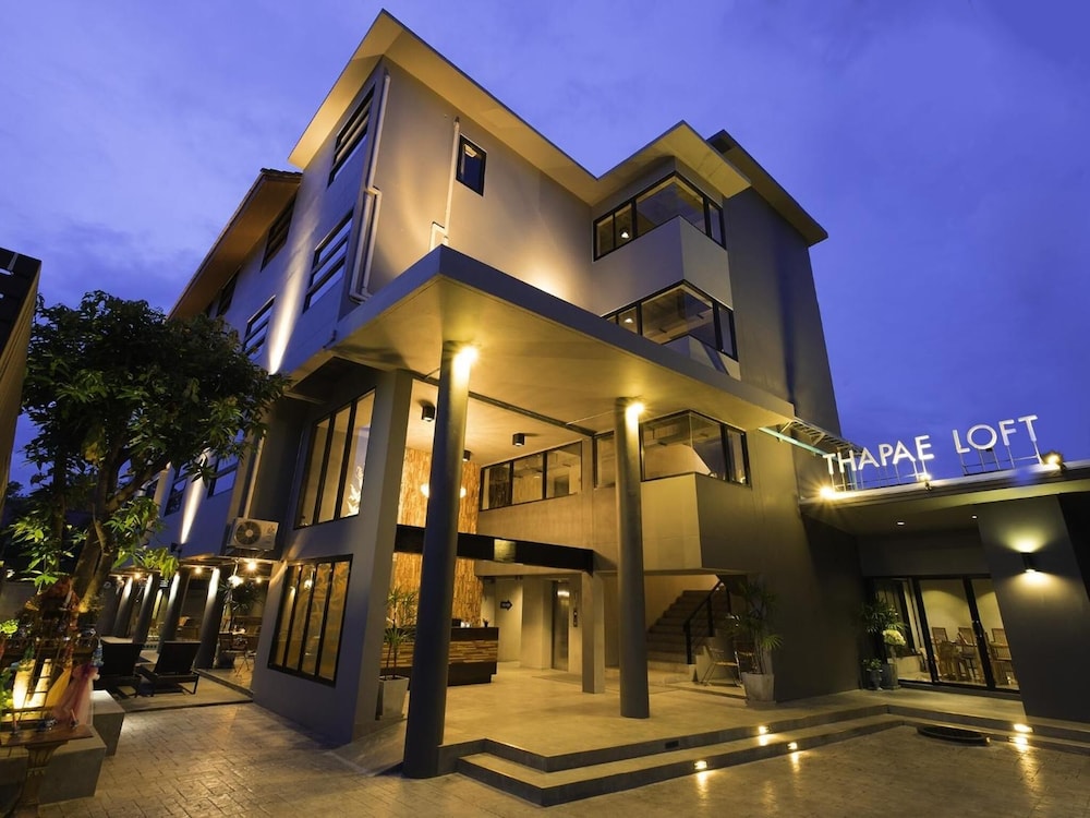 Thapae Loft 8/66