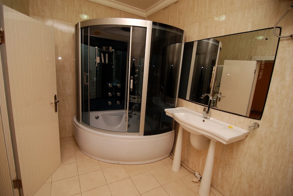 Ayalla Hotels Ltd 50/50