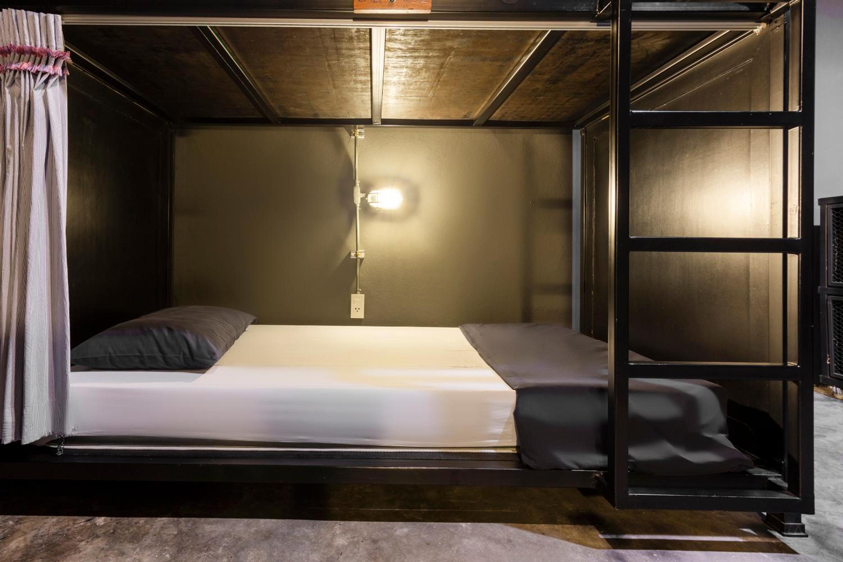 Box Hostel N Cafe Chiang Mai 8/68