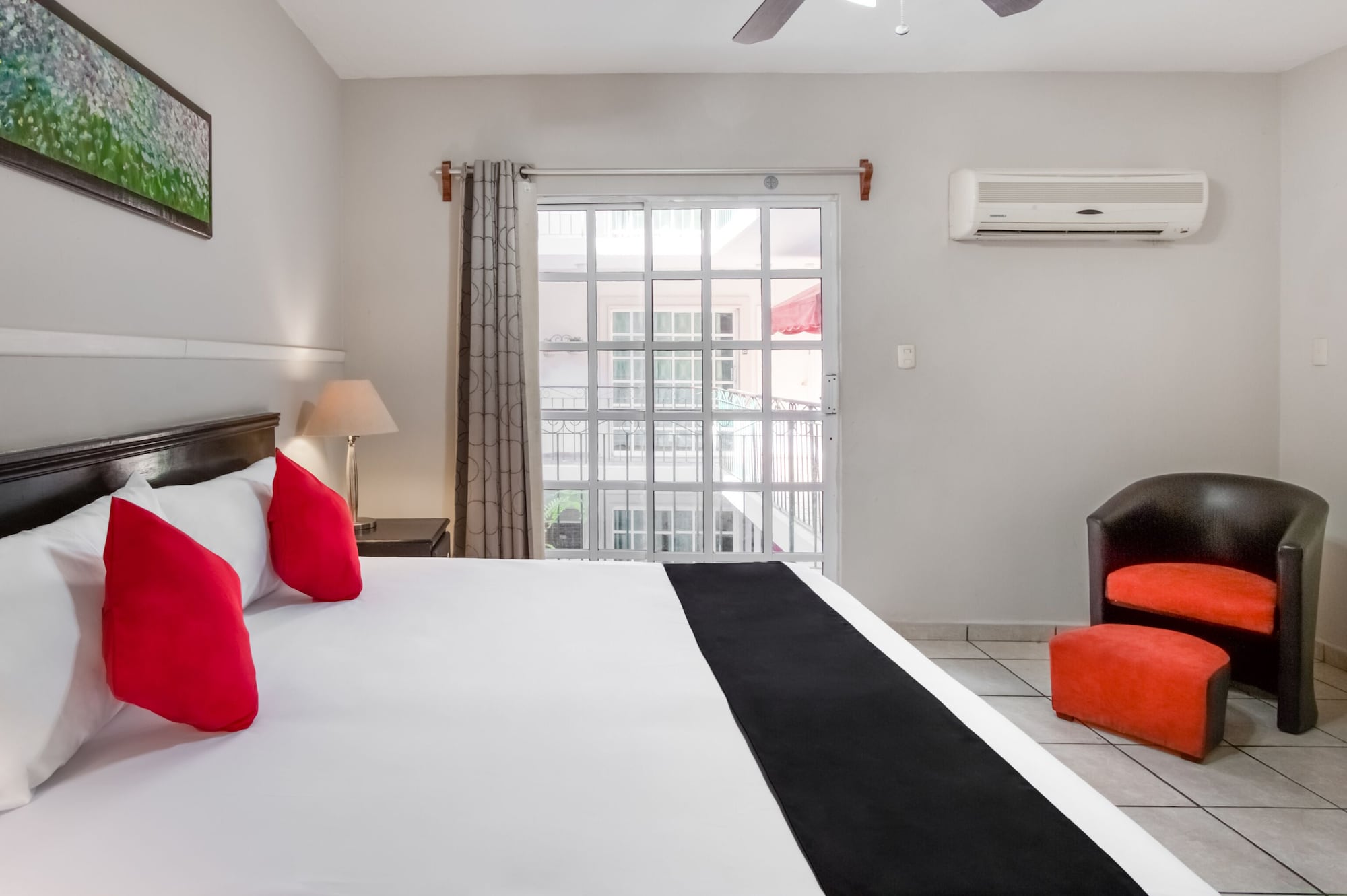 Superior, King Bed, Boca Inn Hotel &amp; Suites 2/5