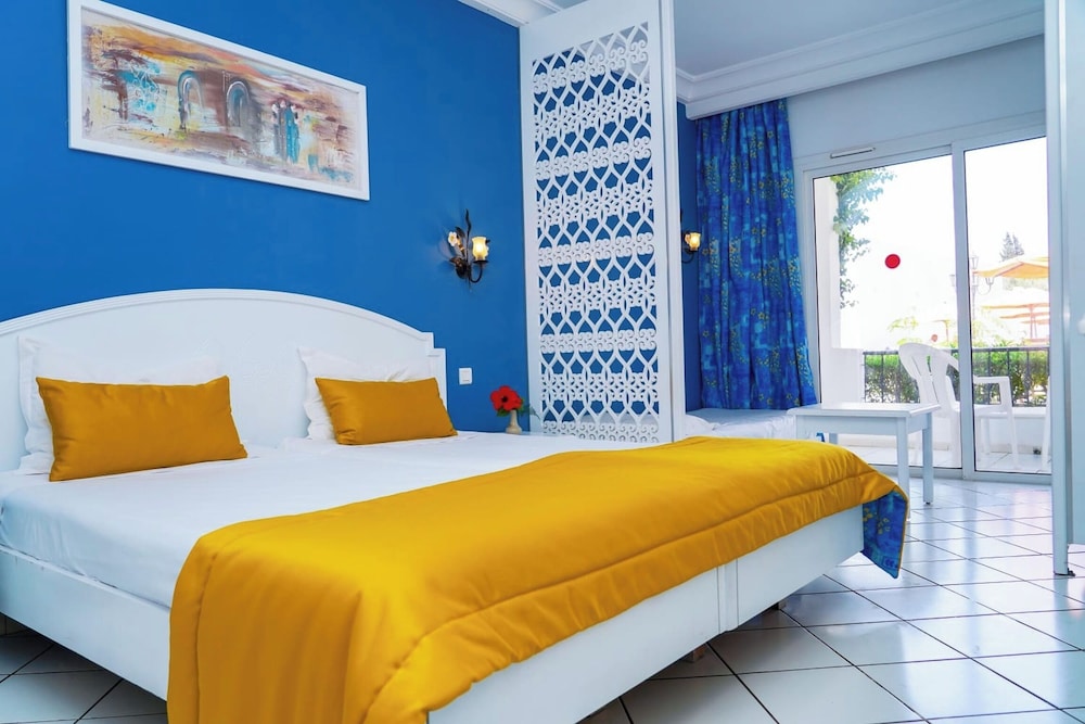 Room, Quadruple, Double and Twin Beds