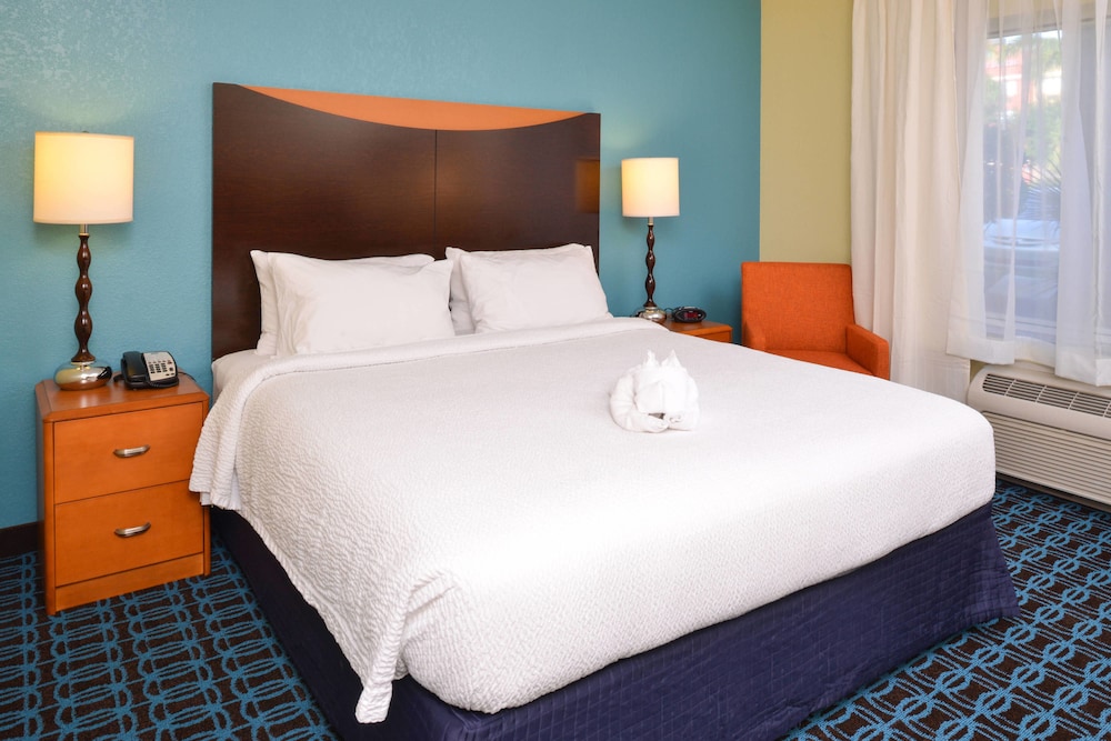 Fairfield Inn And Suites By Marriott Ft Pierce 11/50