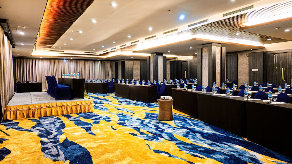 Golden Tulip Balikpapan Hotel and Suites 63/73