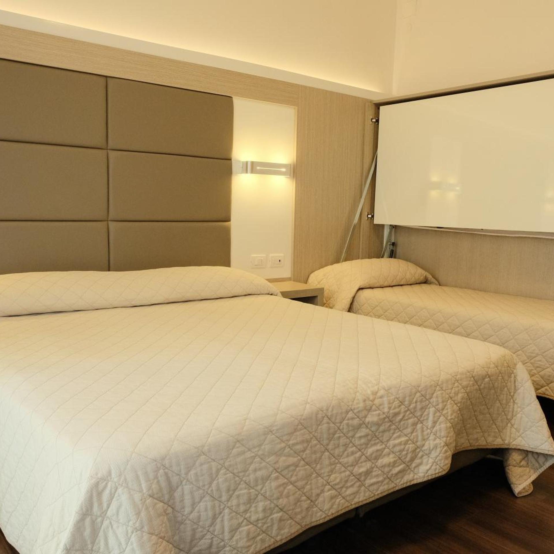 Comfort, Triple, Lateral Side Sea View