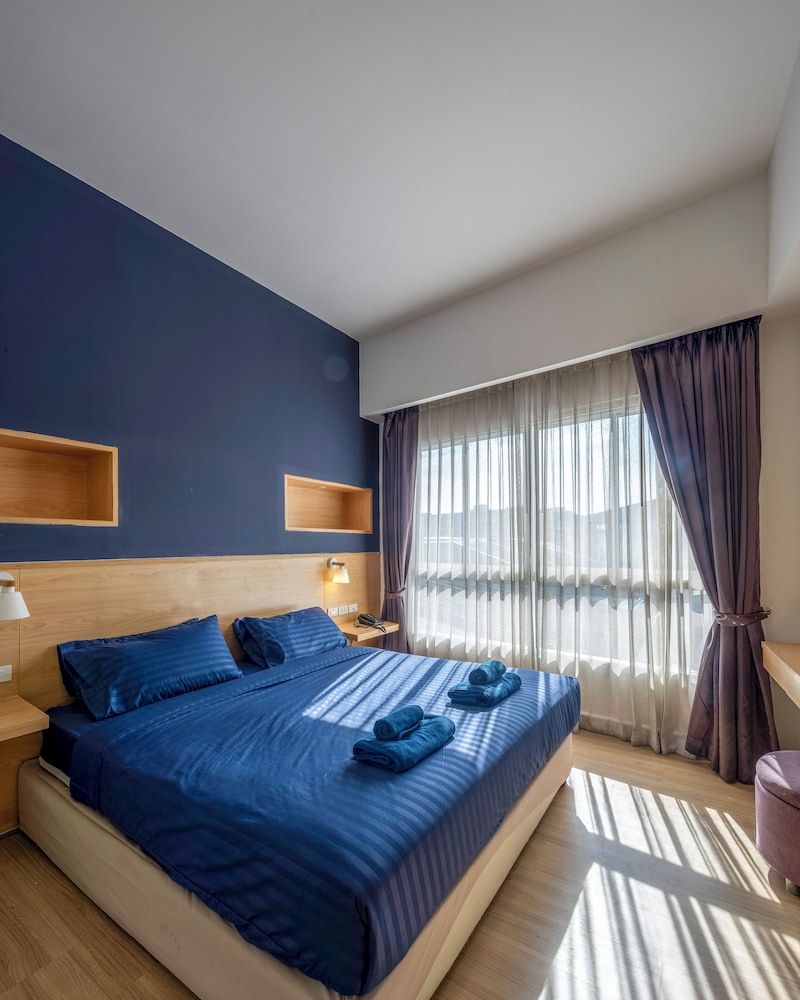 Solo Express Sukhumvit 81 33/57