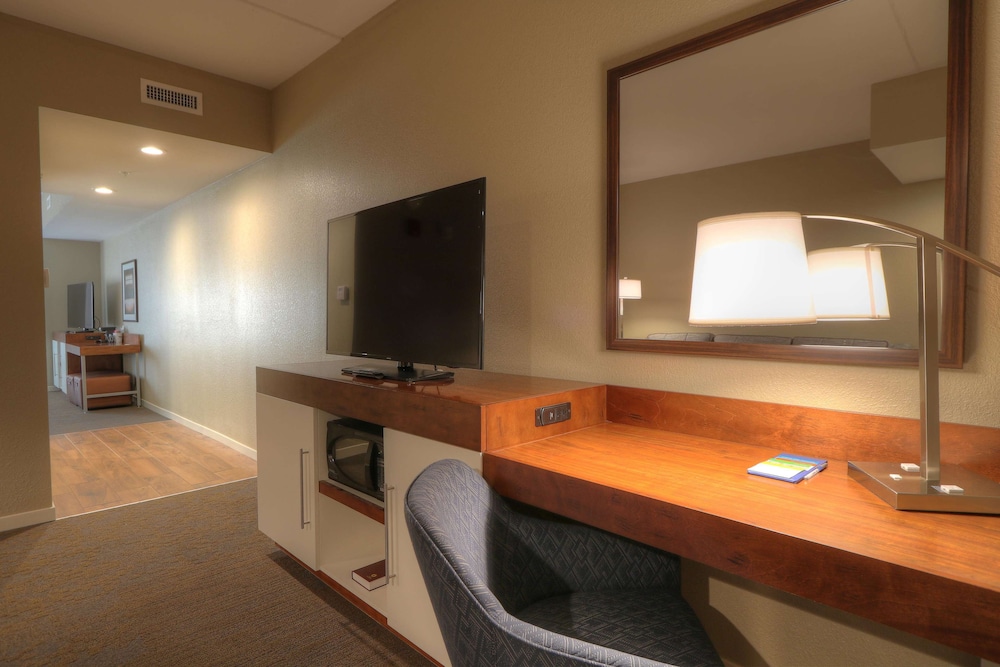 Hampton Inn Gatlinburg Historic Nature Trail 46/53