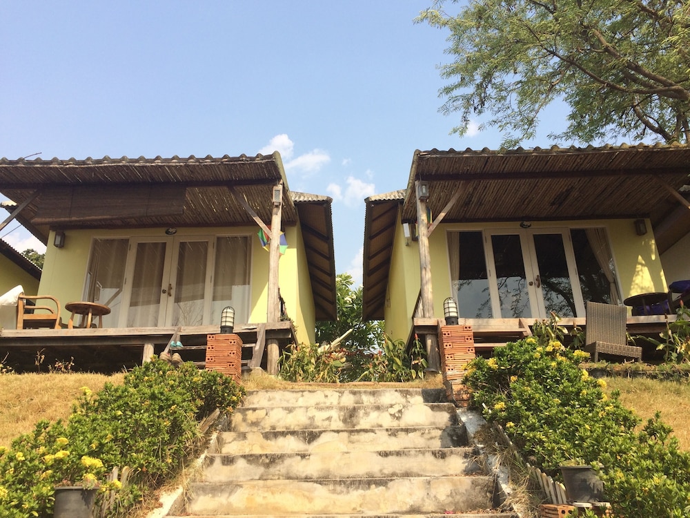 Him Naam Pai Resort 28/30