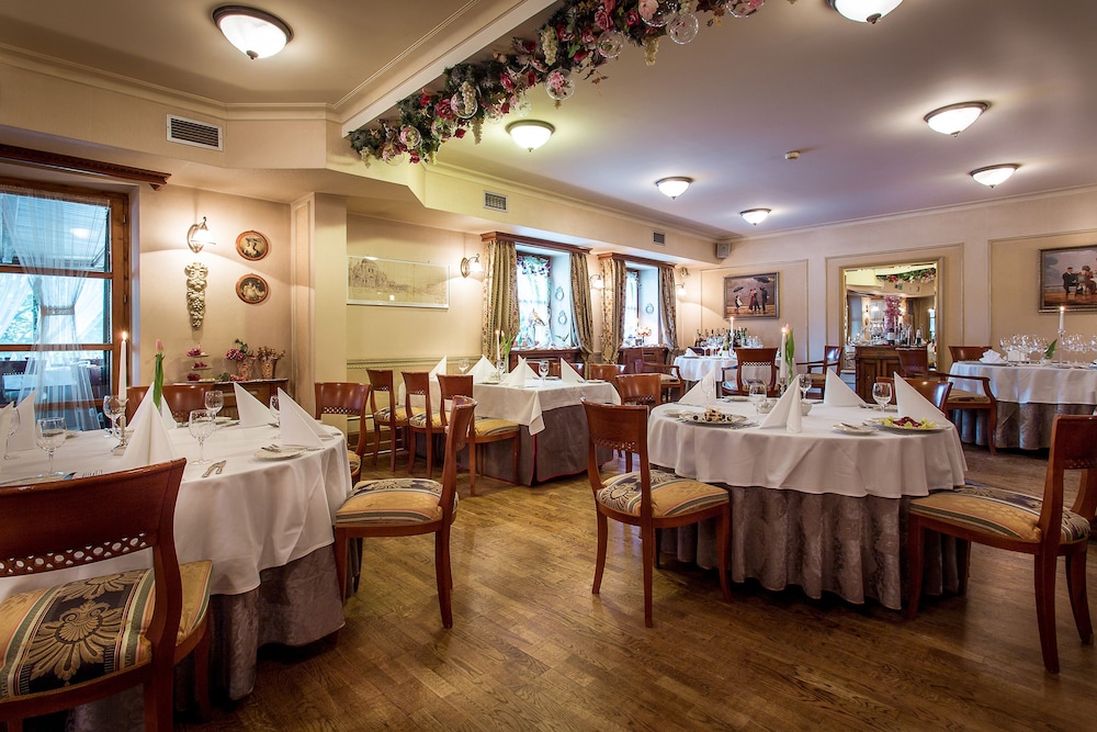 restaurant-cafeteria