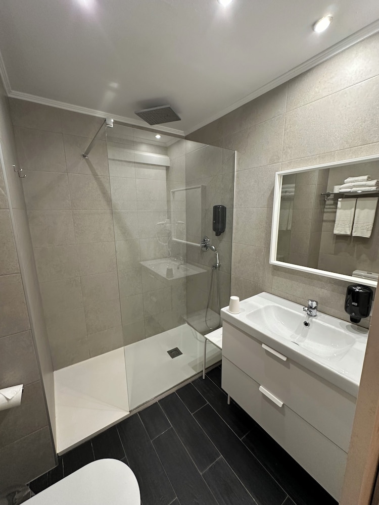 Hotel Pilar Plaza Zaragoza 64/66