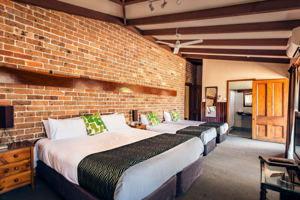 BELLINGEN VALLEY LODGE 11/44