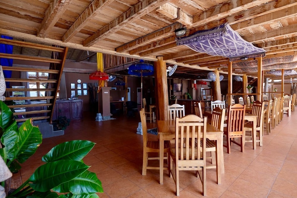 Mario Hotel & Cafe 16/33