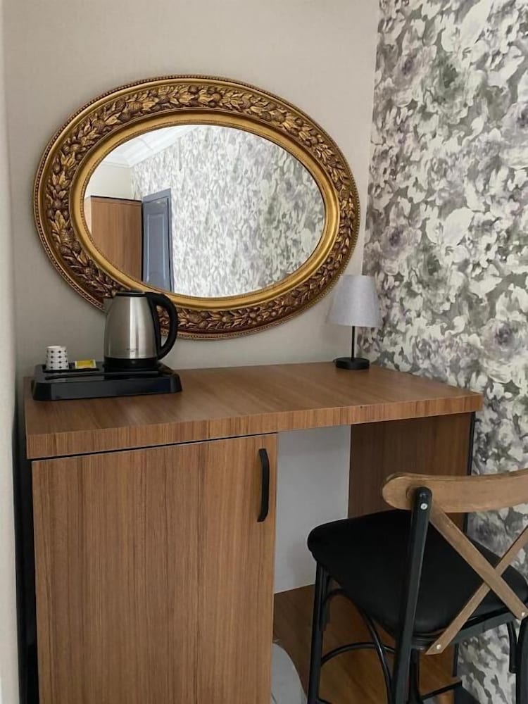 Özdemir Otel 3/20