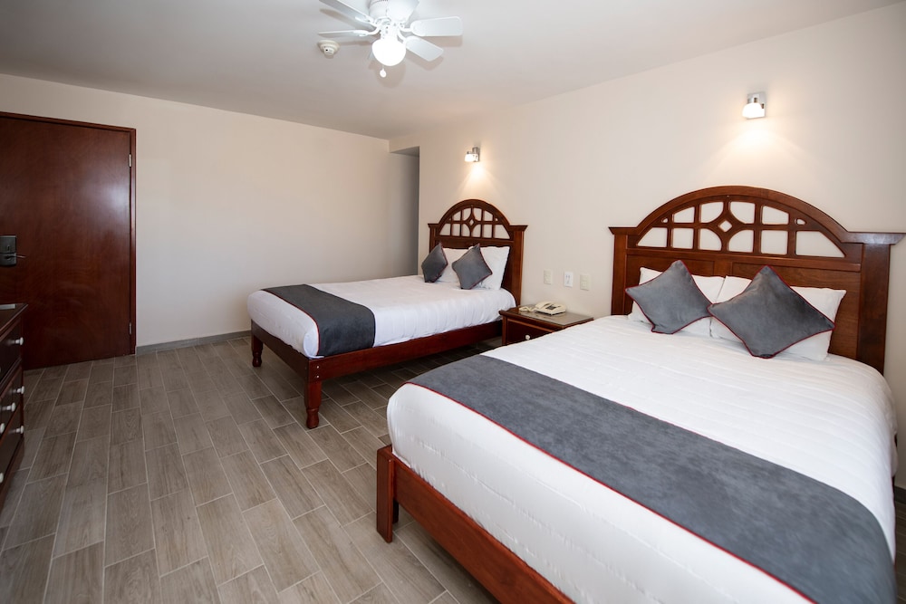 Hotel Senorial 14/50