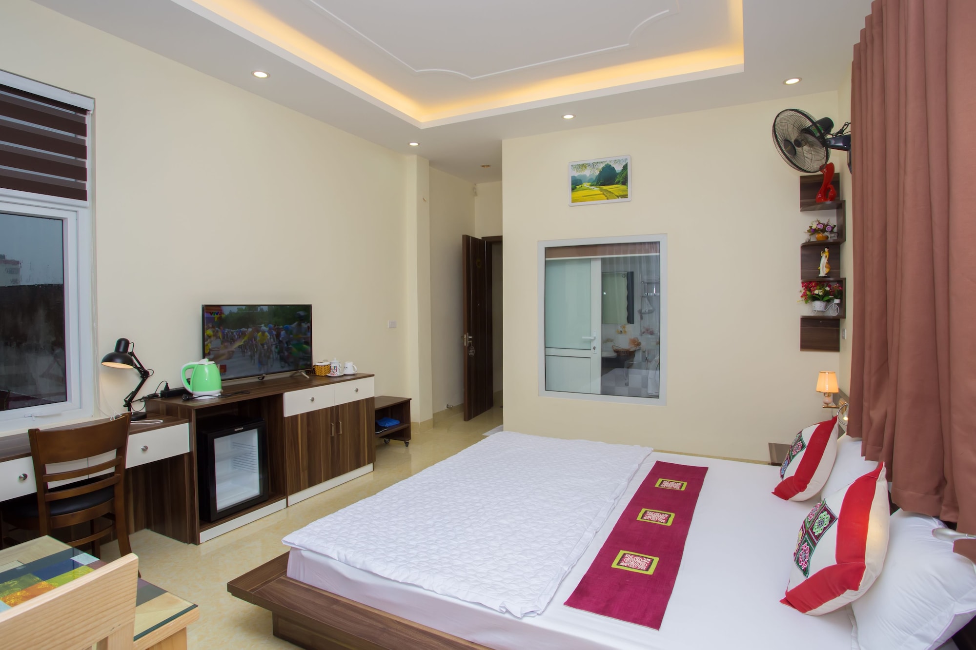 SUPERIOR, KING BED