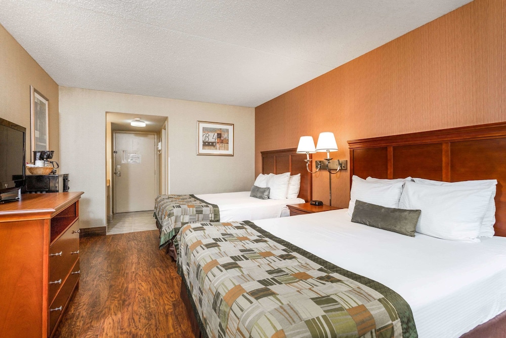 Days Inn by Wyndham Westminster, MD 12/42