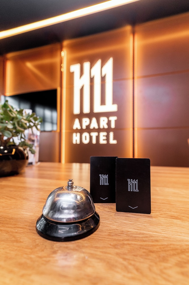 H11 Aparthotel 11/72