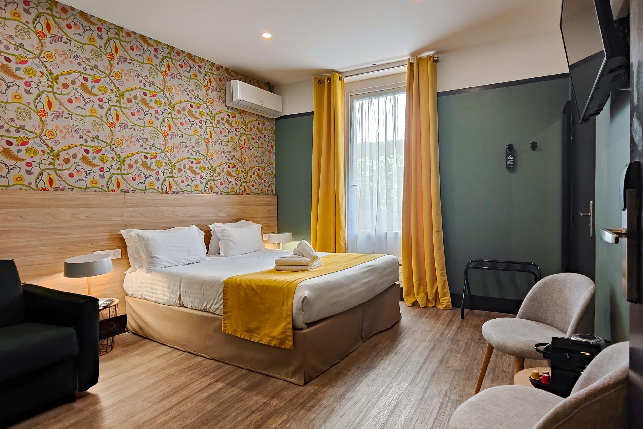 Superior, Triple, Queen Bed, Balcony