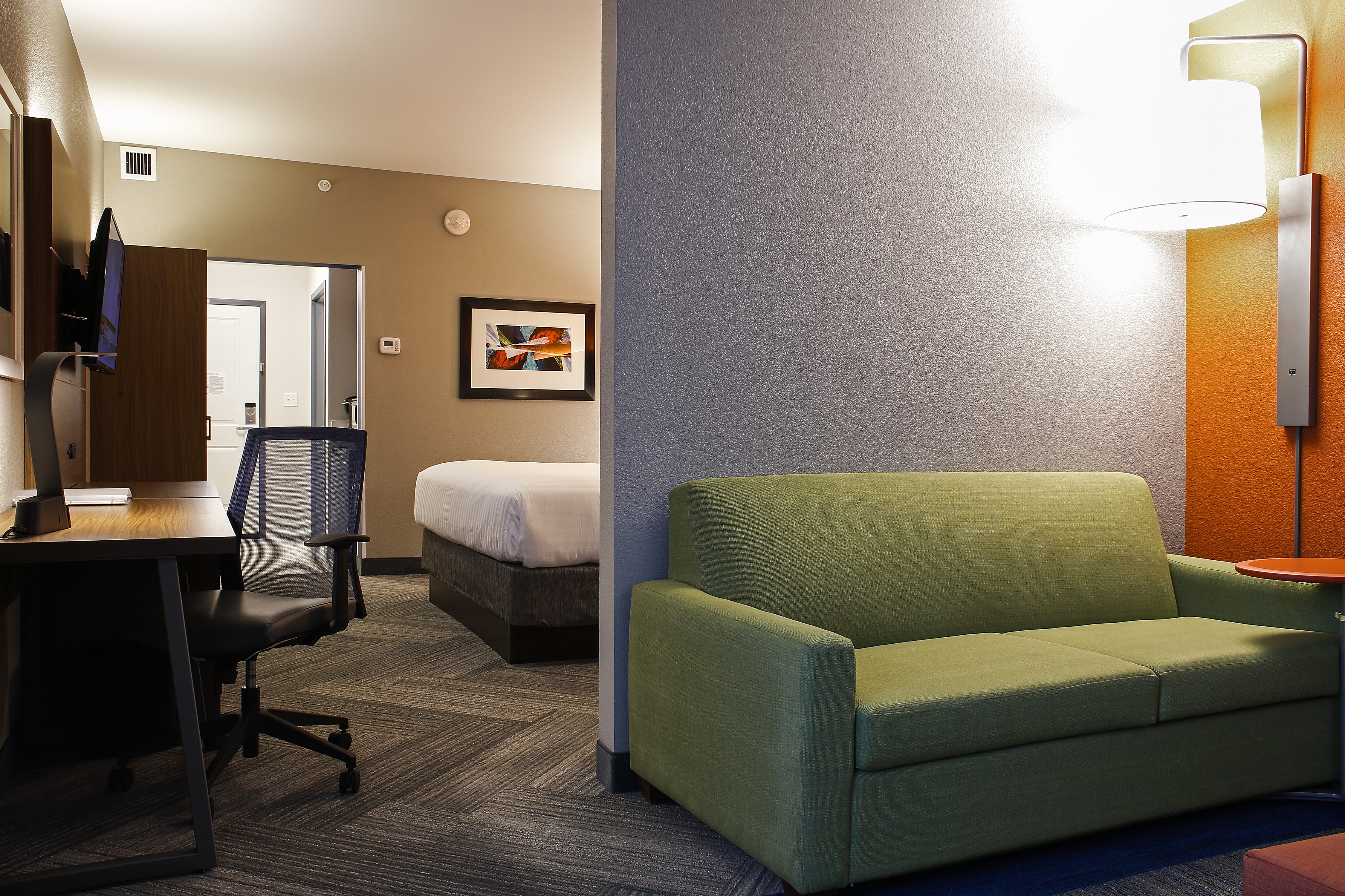 Holiday Inn Express And Suites Louisville Downtown 49/71