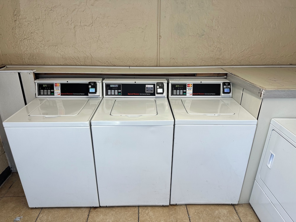 Travelodge by Wyndham Orlando / Heart of International Drive 7/38