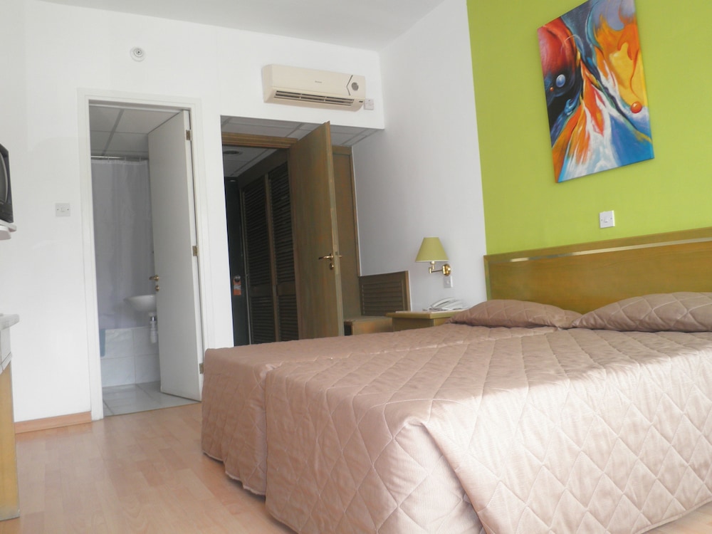 Park Beach Hotel 14/50