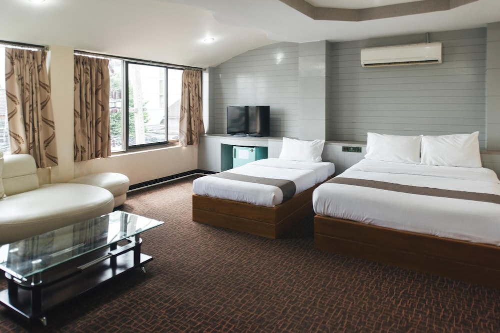 K.S. Pavilion Hotel 24/50