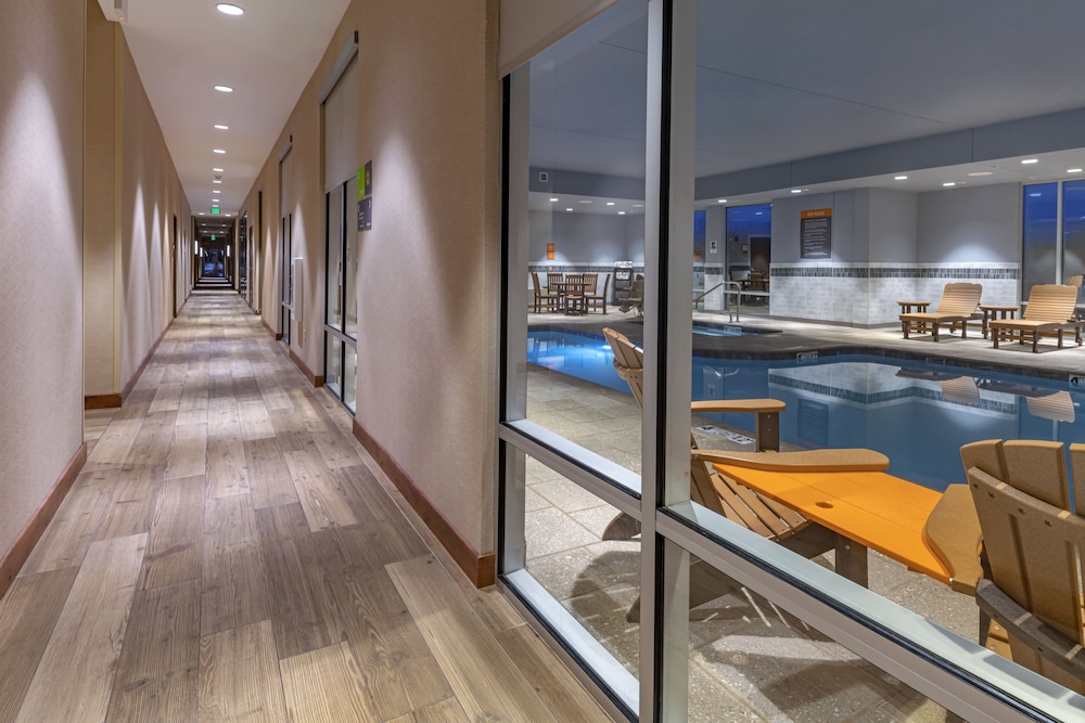 La Quinta Inn Suites By Wyndham Flagstaff East I 40 33/49