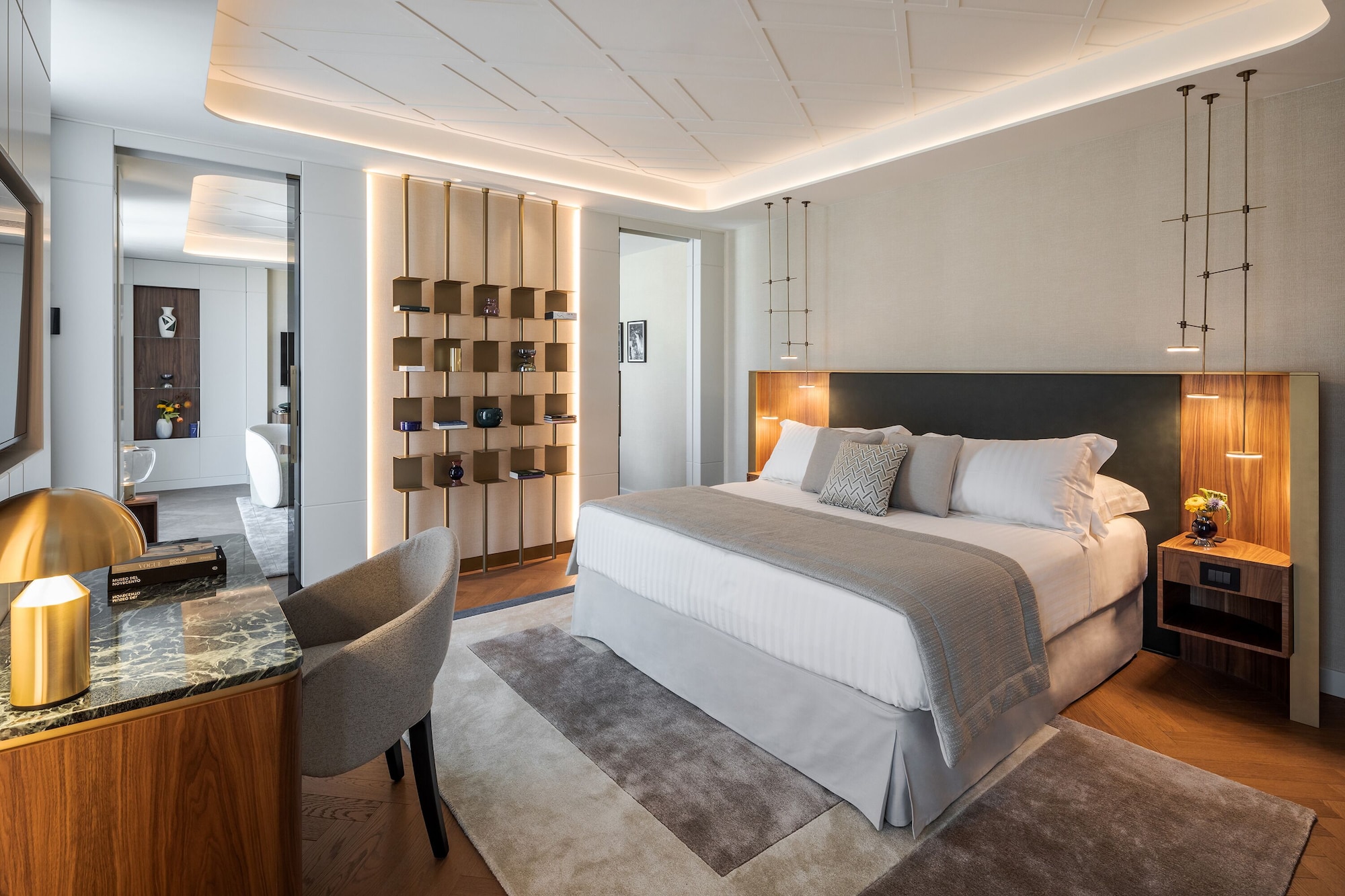 SUITE, DOUBLE BED, SOFA