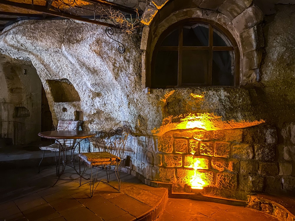 Miracle Cave Hotel 18/50