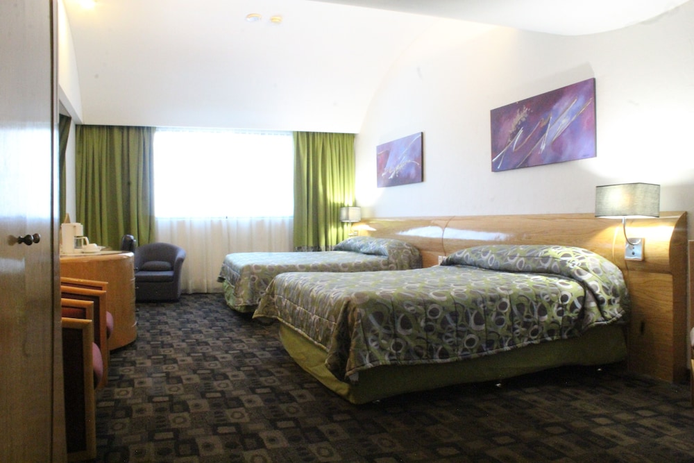 Hotel Mandarin Carton 9/28