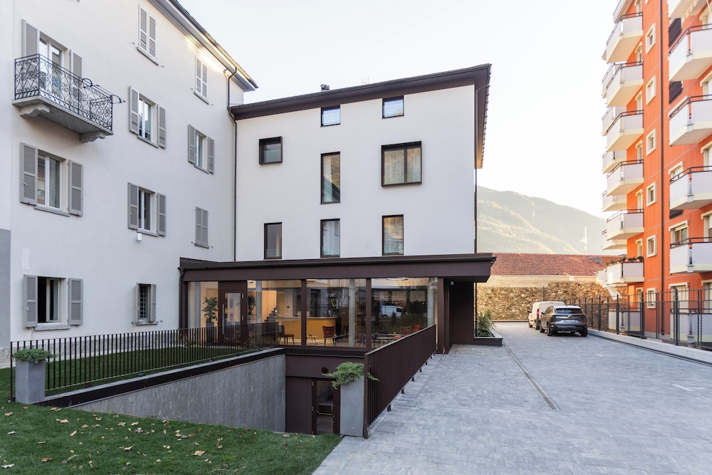 Terra Hotel Tirano 35/38