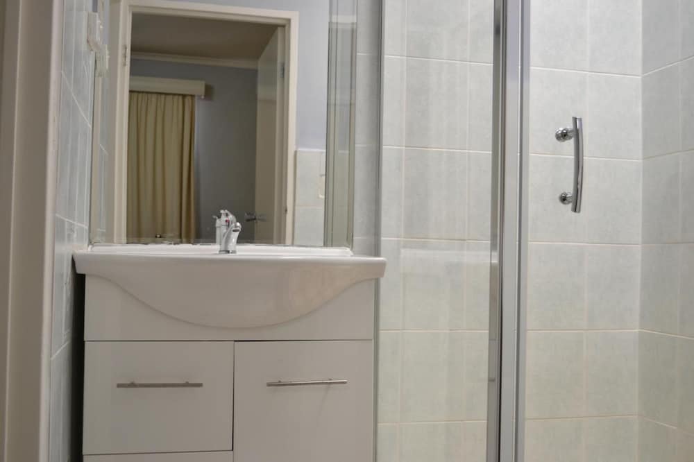 CHADSTONE EXECUTIVE MOTEL 17/19