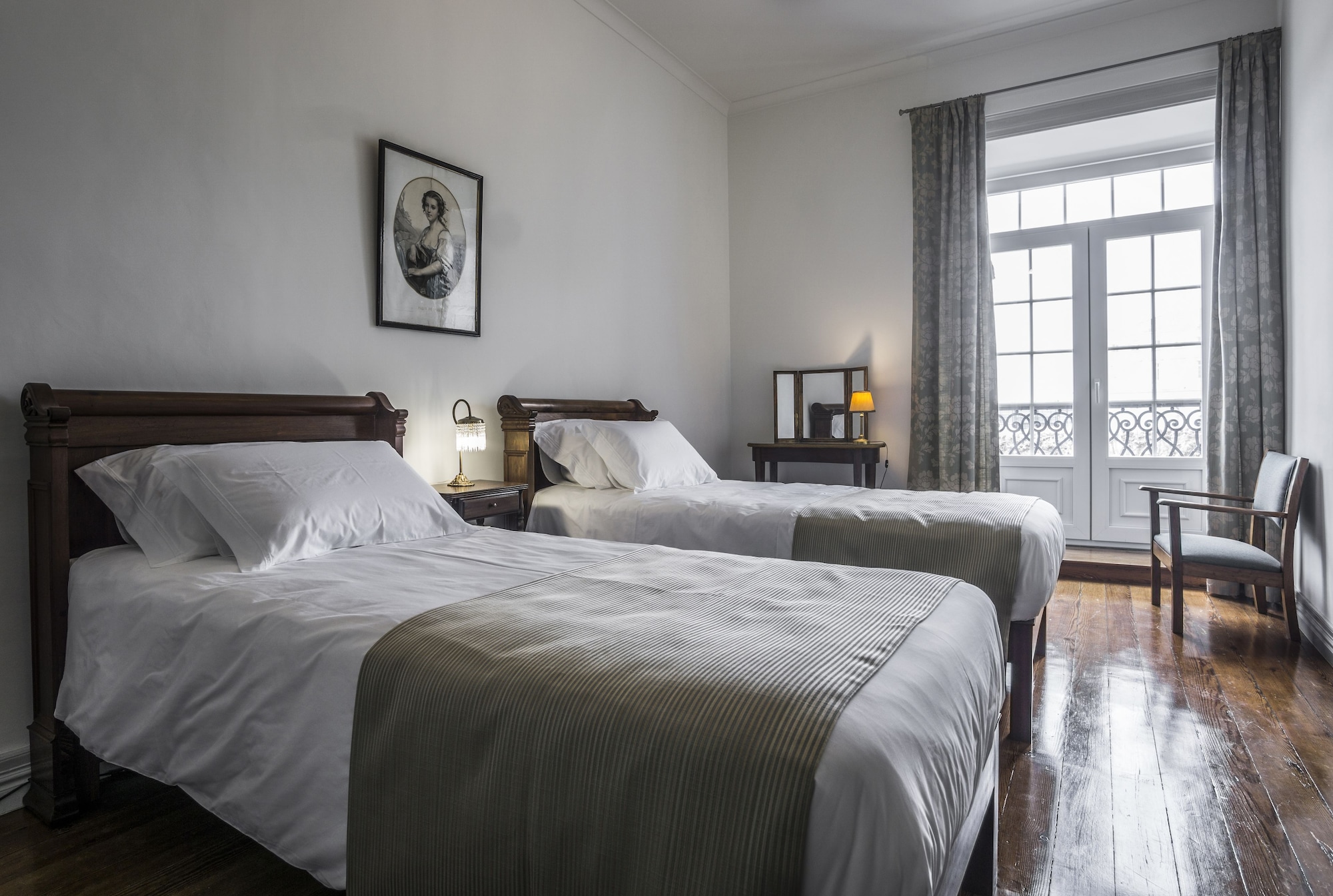 Suite, Twin Beds, City View, Sofa, Balcony
