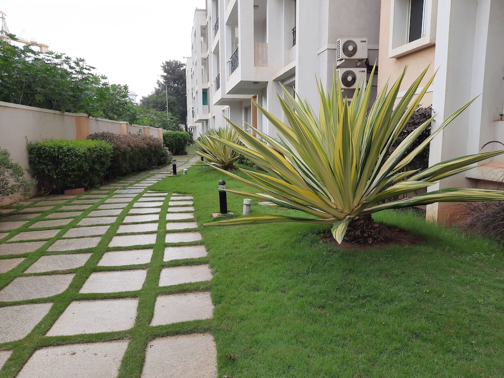 NAGARJUNA SUITES 39/43