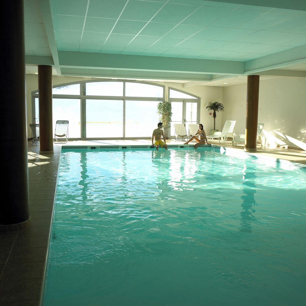 swimming pool spa