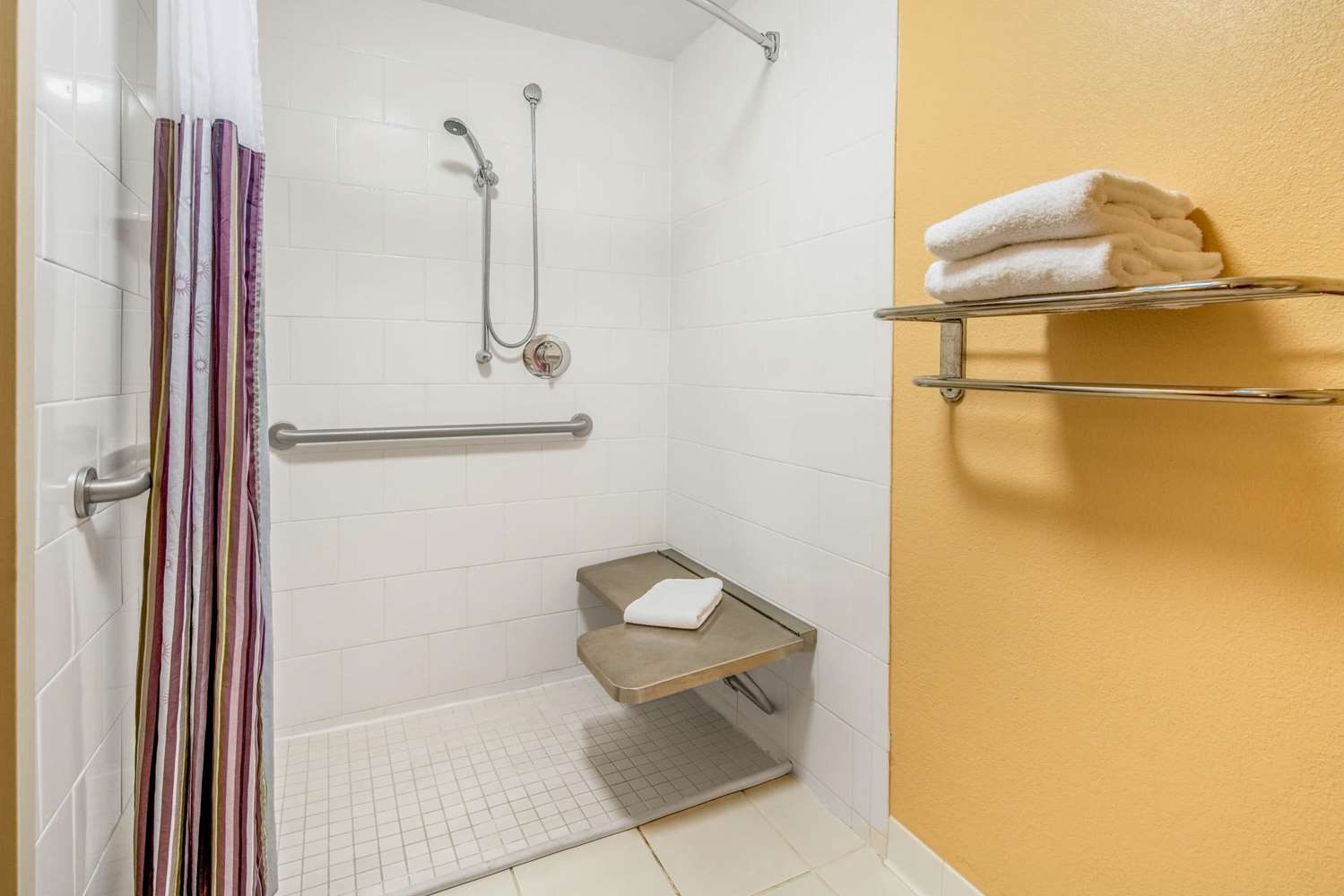 La Quinta Inn Suites By Wyndham Naples Downtown 47/48