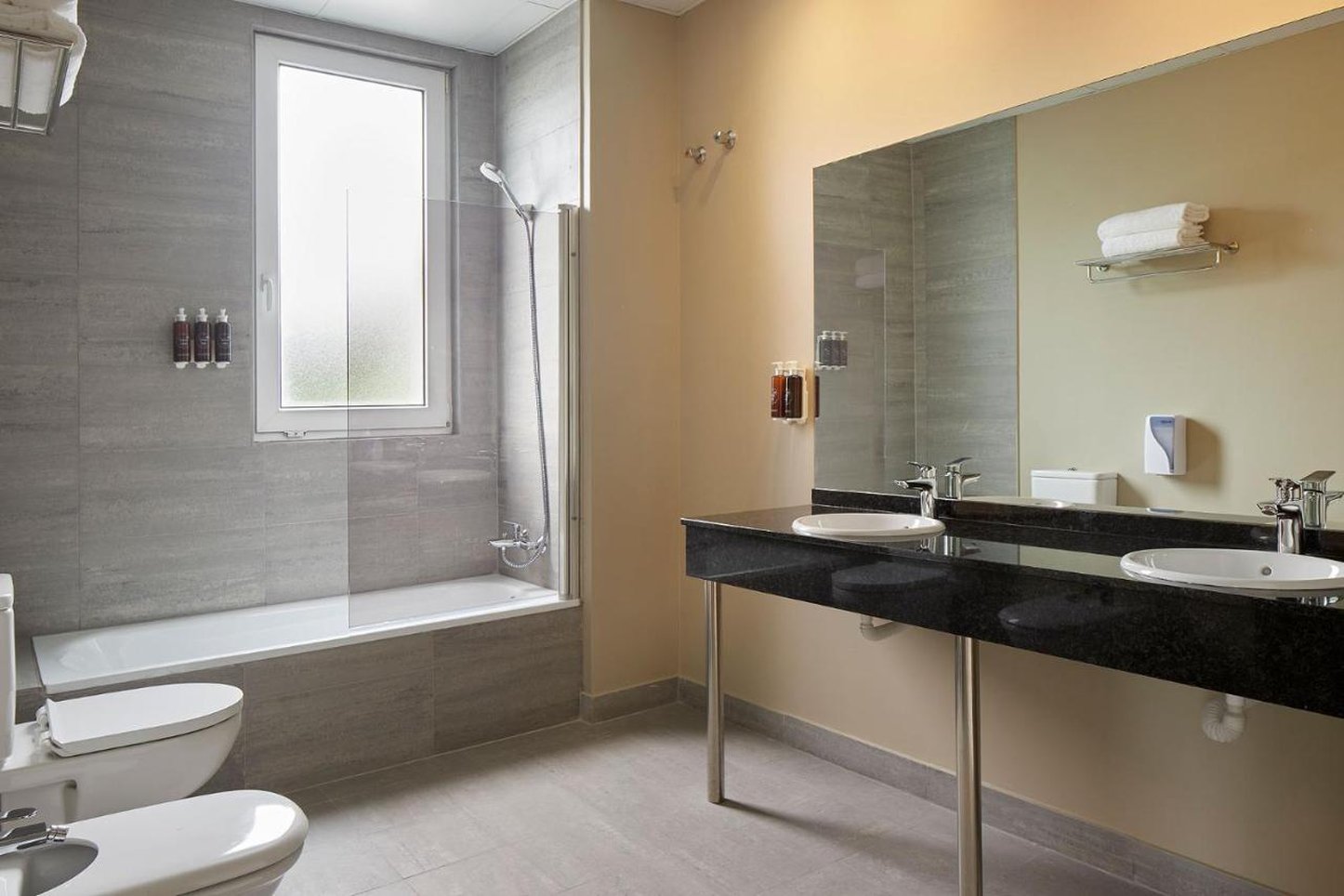 Hotel Sukha 24/26