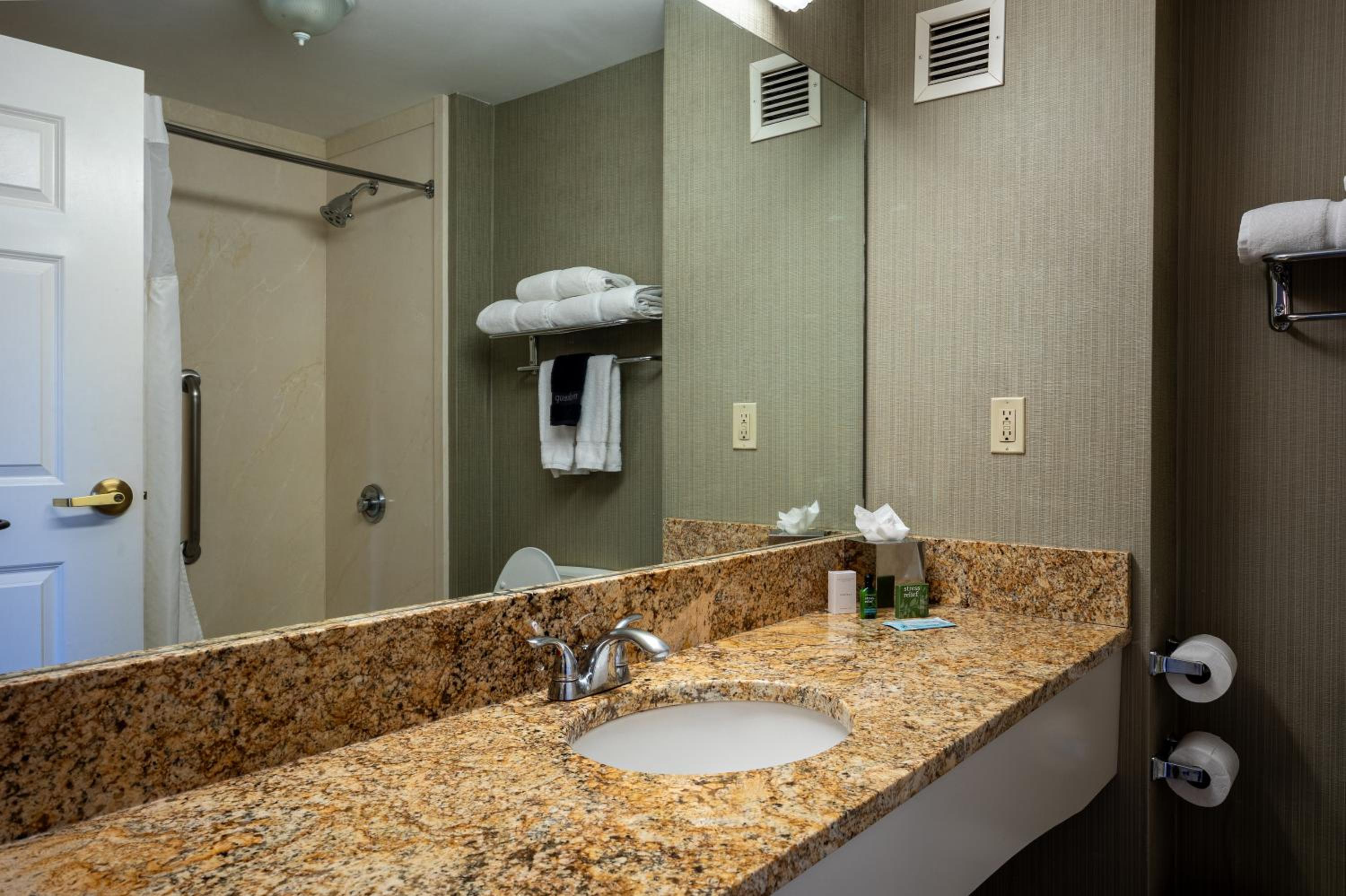 غرفة بسريرين كوين، D. Hotel and Suites 6/7