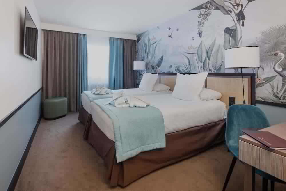 Paris Neuilly Hotel 32/64