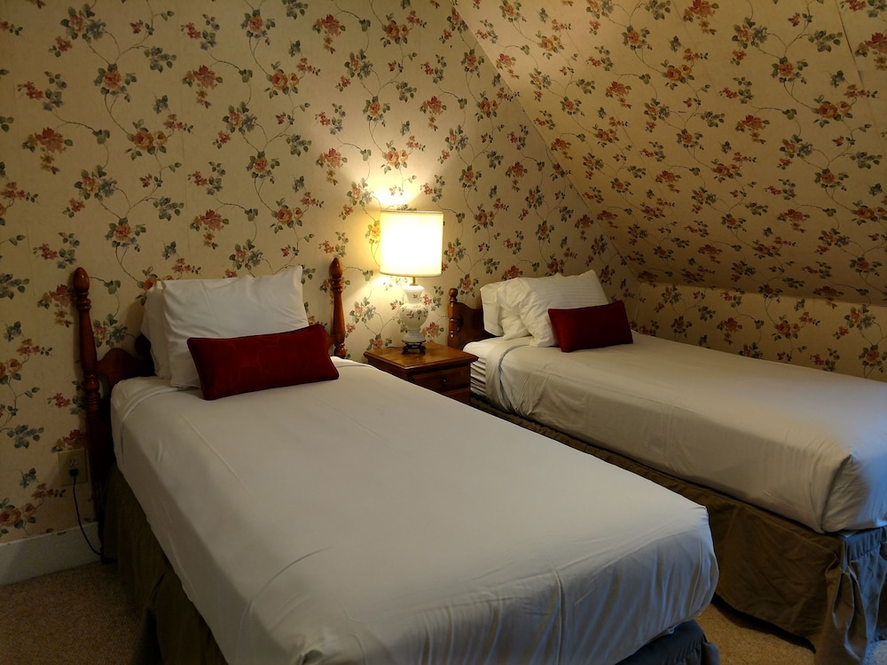 Thayers Inn 19/68