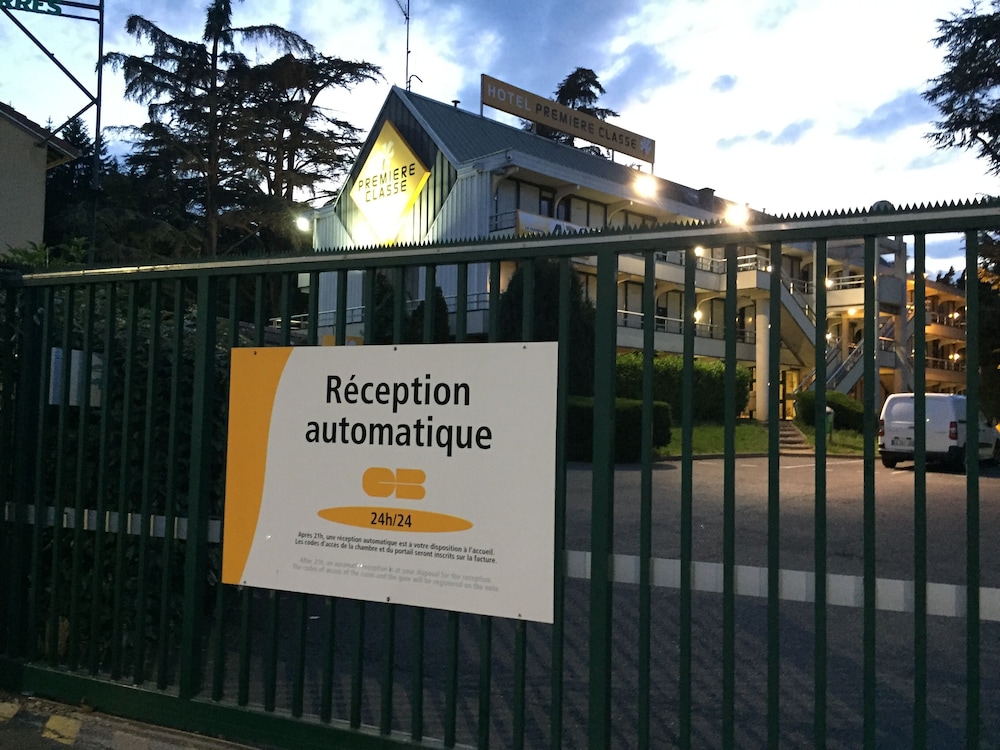 PREMIERE CLASSE SAINT ETIENNE NORD - VILLARS 2/63
